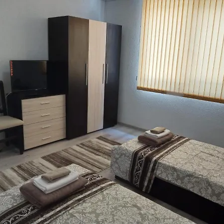 калинови Apartment Sandanski