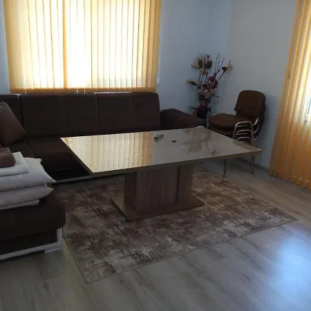 калинови Apartment Sandanski