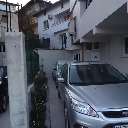 Daire калинови